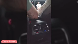 Jeny Smith idegennel taxizik, levetkőzik és izgat