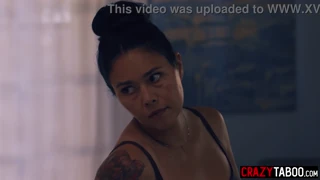 ENFRADE PANCADA MILF DESESPERADA DANA VESPOLI DEPOIS DE VESTIR UNIFORME DO PADRASTO