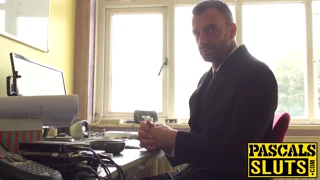 Busty Underordnet MILF Udholder Grov Anal Ødelæggelse Før Hun Nyder Cum i Mund