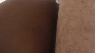 Intensivinen rotujenvälinen amatööri doggystyle ja creampie
