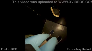 Hey, sugde den ukjente kuken på glory hole til facial-sprut!