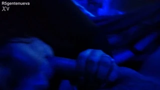 Ej, hoćeš da vidiš kako rukujem ovaj ogromni kurac ustima?