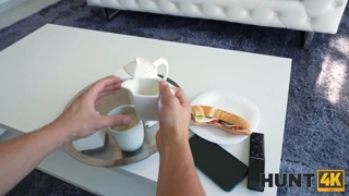 POV минет на 180° от блондинка на голям бял хуй