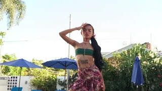 Slyšel jsi už děsivý příběh o malé 18+ princezně a obřím zvířeti, které udeří nečekaně?
