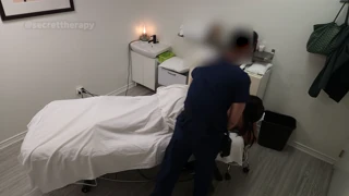 Jessica, aluna negra curvilínea, ansiava por massagem privada intensa