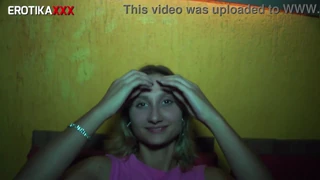 Sadira hotwife dráždí v akci gloryhole pro trailer EROTIKAXXX