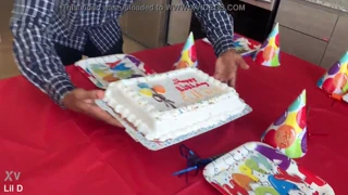 كنت حزينًا جدًا عندما لم يحضر أحد إلى حفلة عيد ميلادي - ليل دي