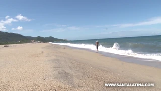 타이로나 해변 비하인드 사진 촬영에서 사랑스러운 엉덩이 야외 드러냄
