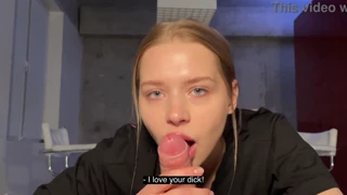 Iubita curvă înșală cu deepthroat pe pula mare pentru facial