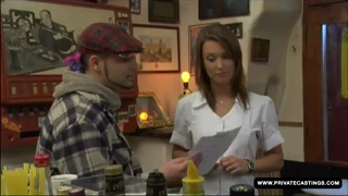 Hana daje pierwszego loda na kamerze z wytryskiem na twarz