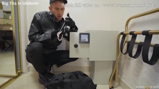 Гледах булката с анален плъгин и крадеца на дупета с Никъл Доши