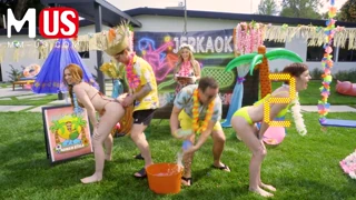 Jerkaoke Orgiu de Vară Cu Madison Morgan și Rosalyn Sphinx în Acțiune Sălbatică