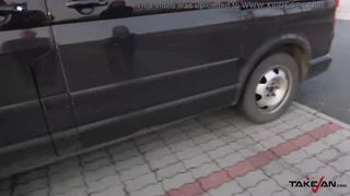 Мръсна мадама с големи цици, смуча й в ван и кумшот на обръснатата путка