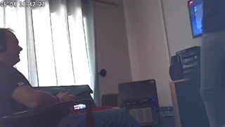 spycam chytá horkou blondýnku, jak ji stojící buší v tajné domácí nahrávce