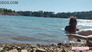 Я смоктала татуйований хуй у воді перед туристами на човні пізнього вечора!