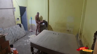 निर्माण कामगाराला भुलवून माझी घट्ट १८+ गांड कडक चोदतो मी