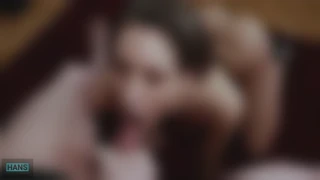 Lili Nydelsesfuldt Pleasurerer Ældre Mænd med Sin Dygtige Mund