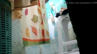 Donna Matura Nuda con Tette Grandi Esposte
