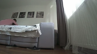 Moglie infedele sbattuta dall'amico mentre il marito è via. Azione reale
