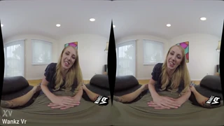 Berbual tentang sesi lingerie panas Chloe Scott di VR