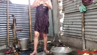 Video venkovské manželky dostávající venku od kamaráda