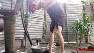 Video Istri Desa Dientot Outdoor oleh Teman
