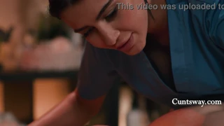 رغبات مدهونة: تدليك ليزبي صغير الحجم مع شفاء حميم - كايلي روكيت وبرايلين بايلي
