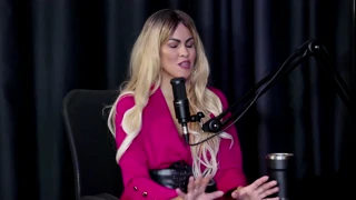 يا، تحقق من هذا، أنجل بارونيسا تعود في الإباحية مع هوايات مجنونة!