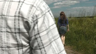 Véletlen pasi pisil utcán, merész feleség lehúzza, fogja farkát, csábít ujjakkal