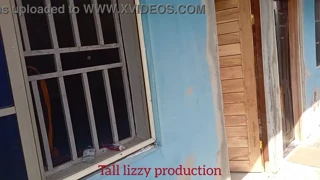 Mvulana mwenye hamu alimwalika Amaka kwenye chumba cha hoteli lakini Amaka alimkatisha tamaa hivyo Lizzy mrefu alijitokeza na kumsaidia kutoa konji