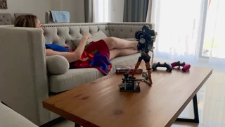 Volborstige milf komt hard klaar in doggy met romige kut