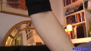 Busty Teen 18+ at MILF na Nagbabahagi ng Atensyon ng Matandang Lalaki
