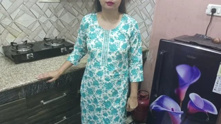 Tôi không cưỡng lại được quan hệ với MILF Ấn nóng bỏng trong bếp với tiếng rên tiếng Hindi
