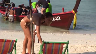 黒髪18+モデルミラナGが野外で上半身裸！小乳プリケツを大胆披露